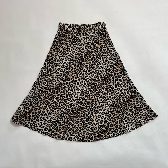 DO+BE Dresses & Skirts - DO+BE high waisted flowy midi skirt!